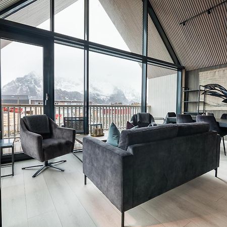 Attraktiv Leilighet Pa Kaikanten I Henningsvær Esterno foto
