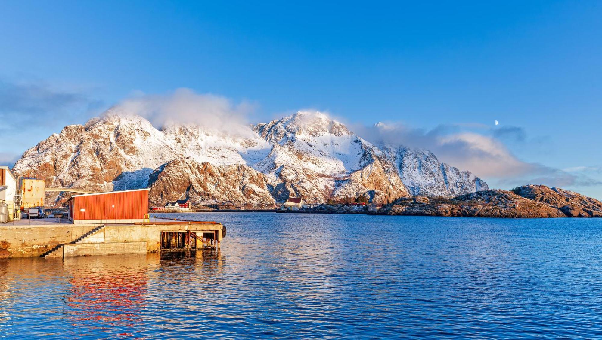 Attraktiv Leilighet Pa Kaikanten I Henningsvær Esterno foto